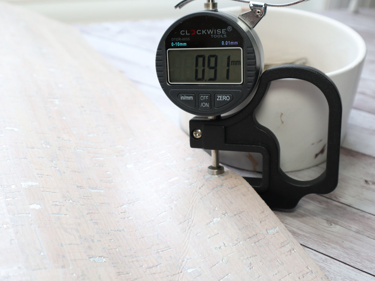 REMNANT/OFFCUT - Cork Fabric 18" x 27" - Pearl