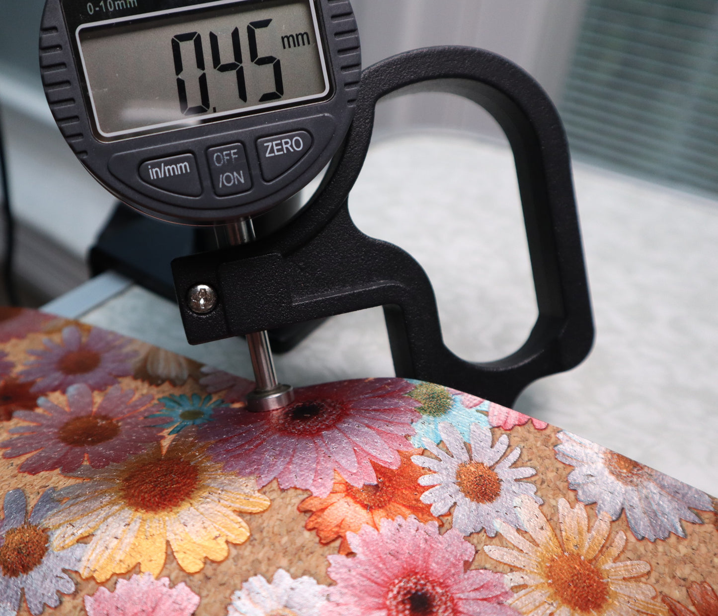 REMNANT/OFFCUT - LITE Cork Fabric 18" x 35" - Foil Daisies