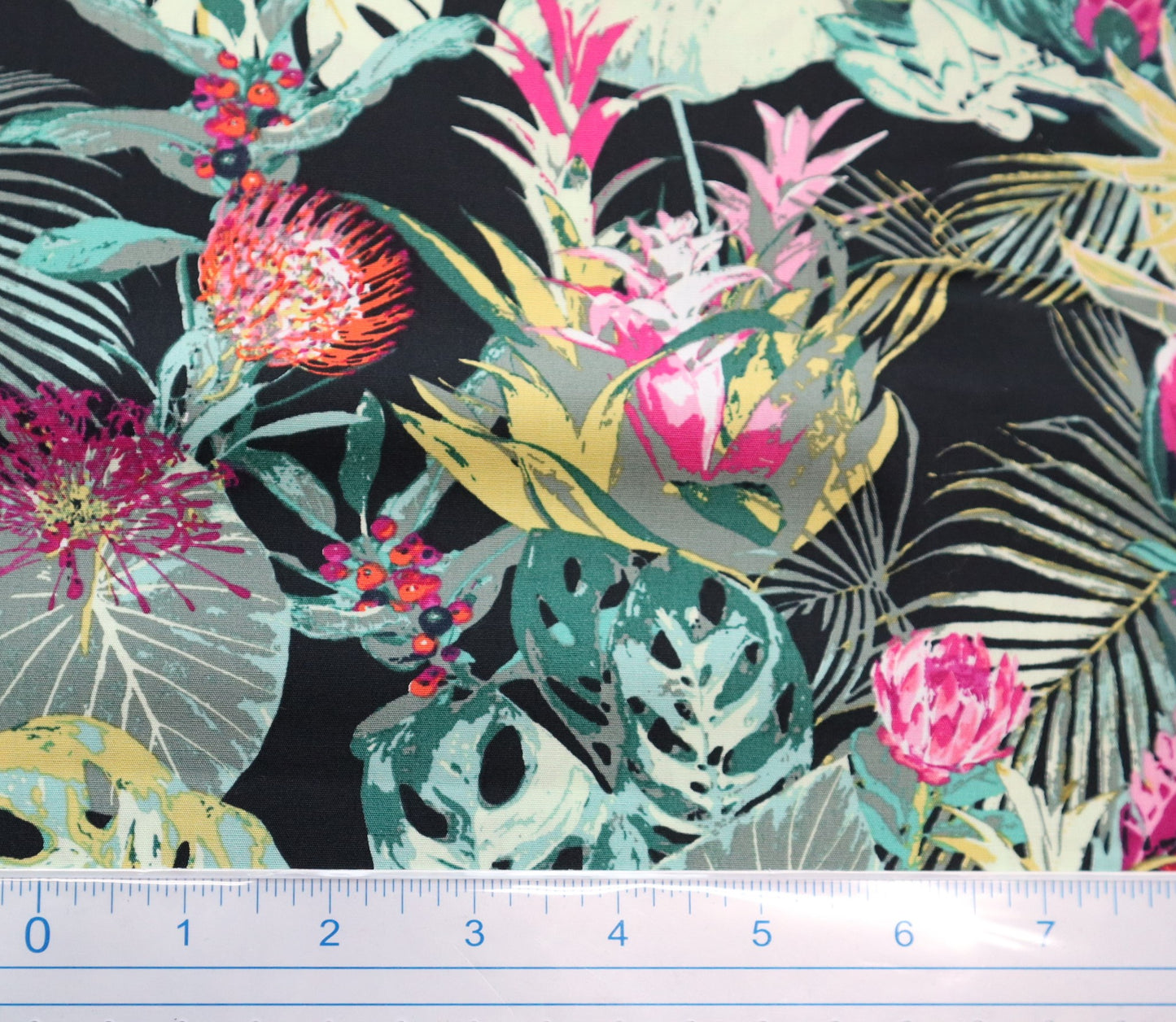 Premium Cotton - 1/2 YARD - Tropicalia Dark