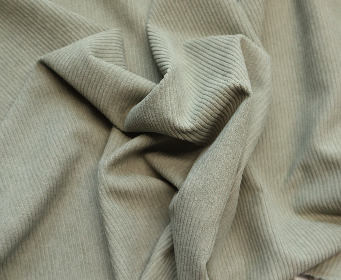 REMNANT/OFFCUT - Corduroy 7 Wale - Moss- 17.75" x 58"