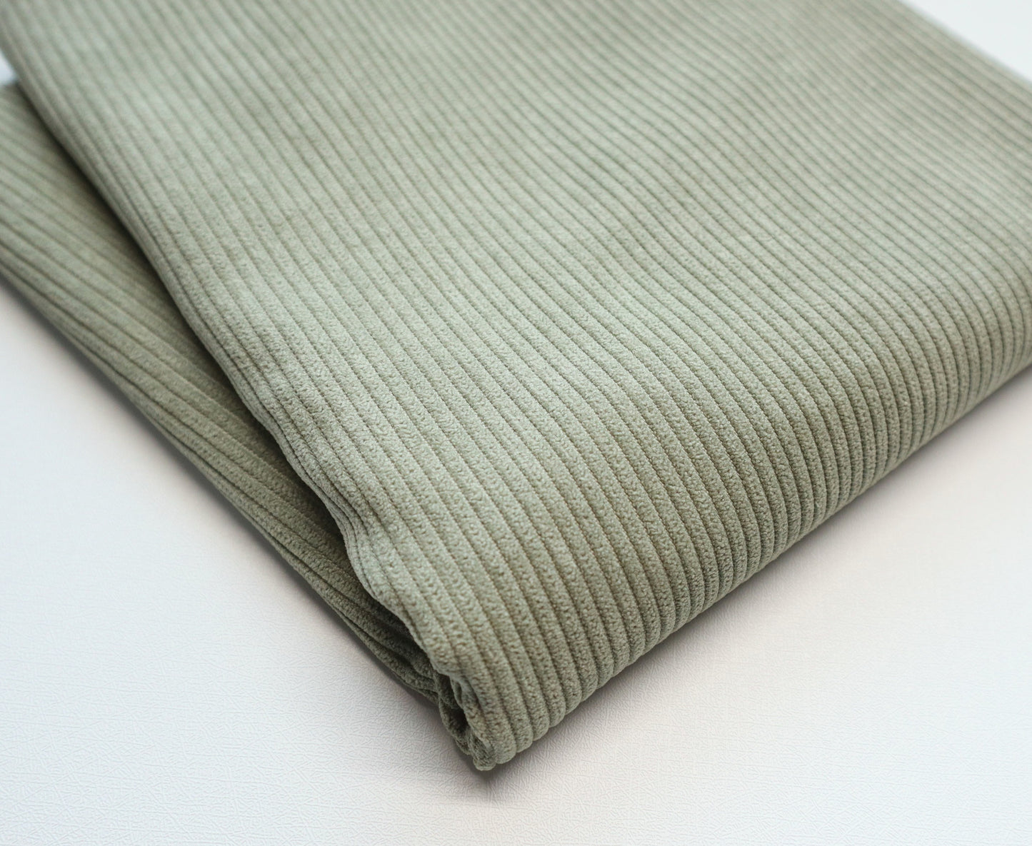 REMNANT/OFFCUT - Corduroy 7 Wale - Moss- 17.75" x 58"