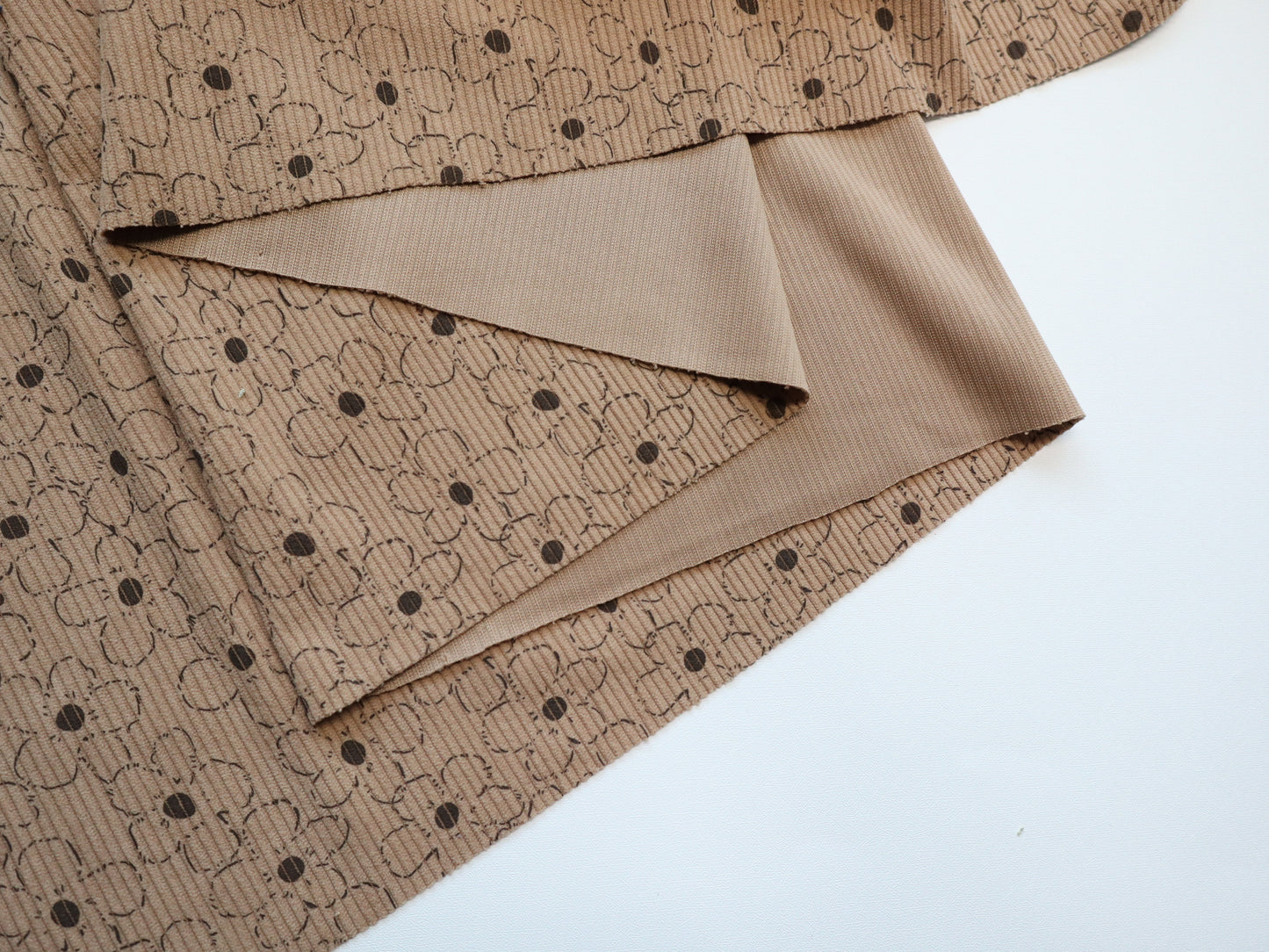 REMNANT/OFFCUT - Corduroy 8 Wale - Khaki Flower - 25.5" x 58"