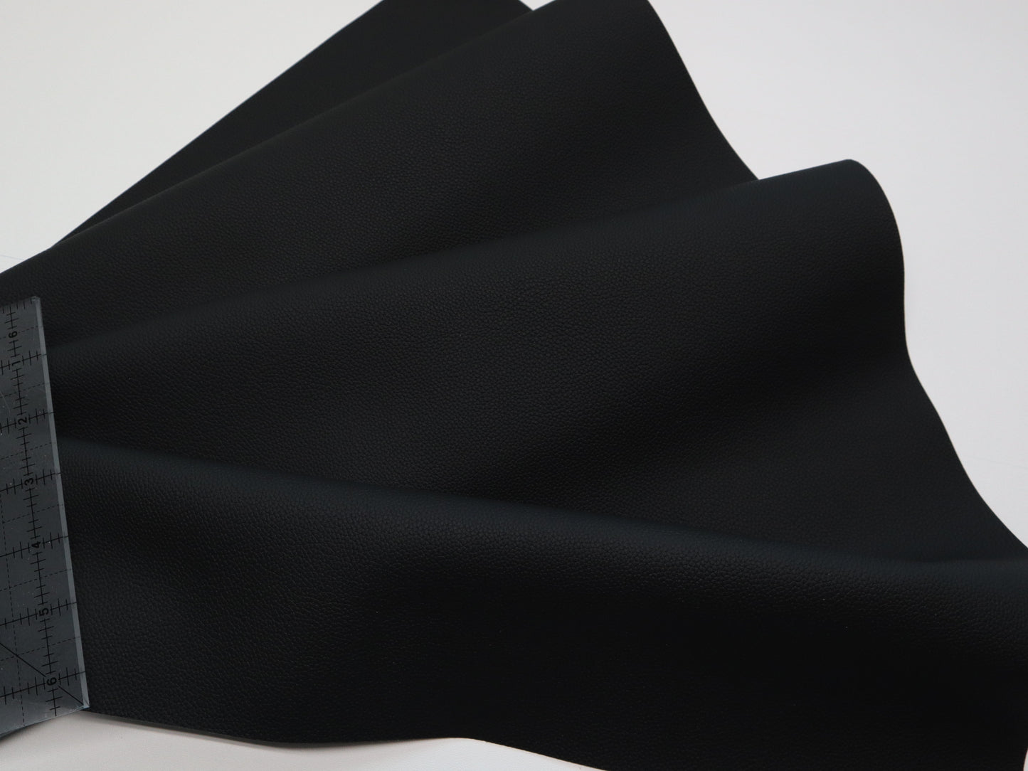 REMNANT/OFFCUT - Faux Leather - Mini Pebble Black- 16.5" x 27.5"