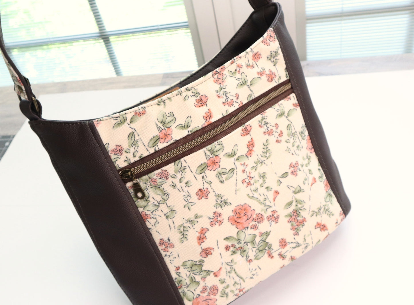 Everyday Shoulder Bag - Heirloom & Dark Chocolate
