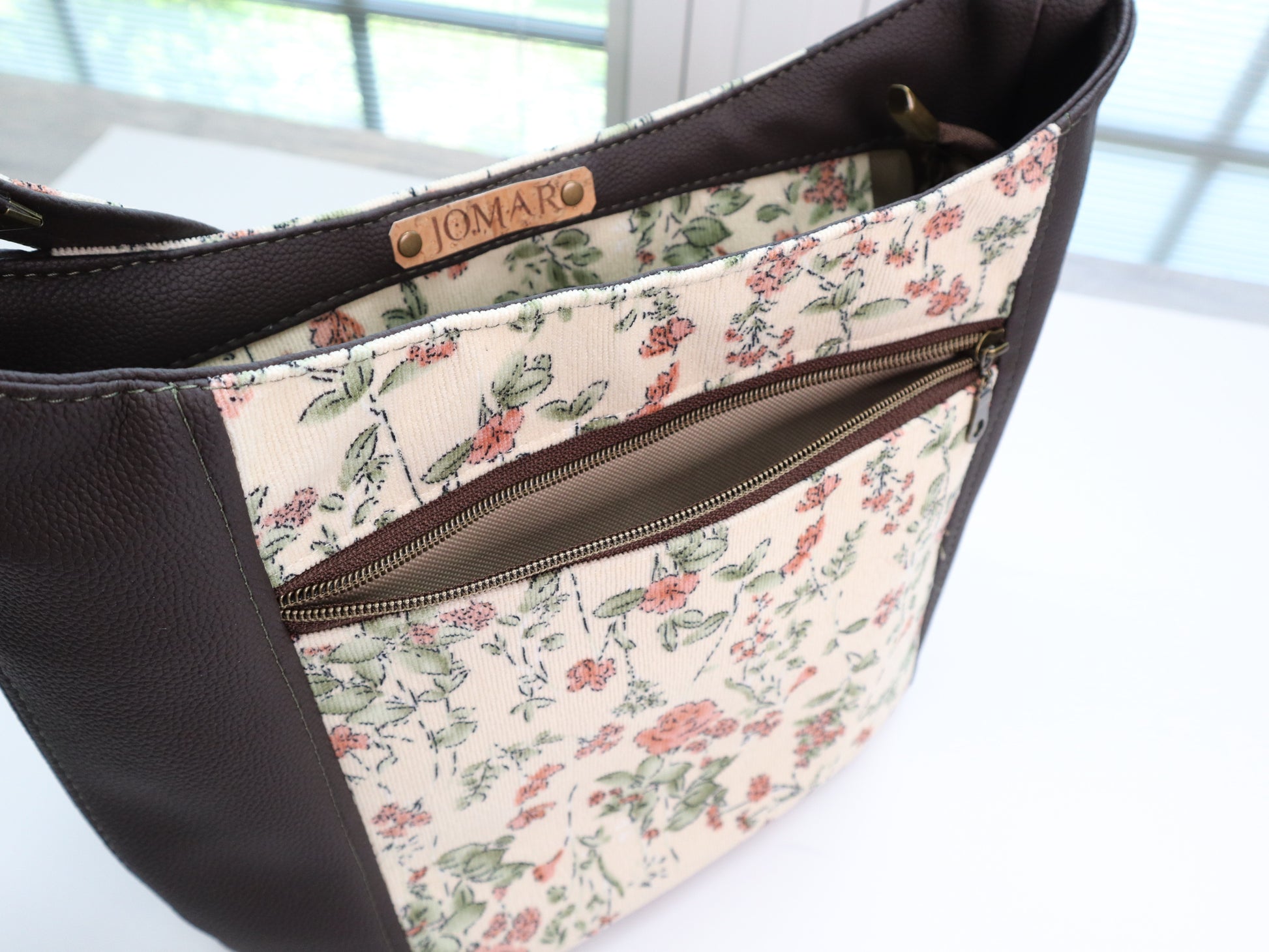 Everyday Shoulder Bag - Heirloom & Dark Chocolate