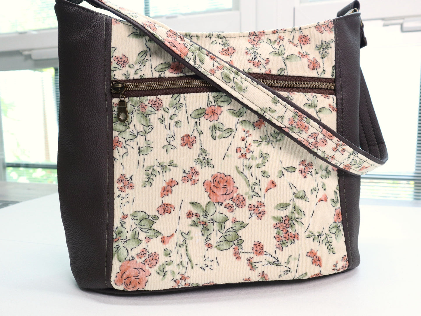 Everyday Shoulder Bag - Heirloom & Dark Chocolate