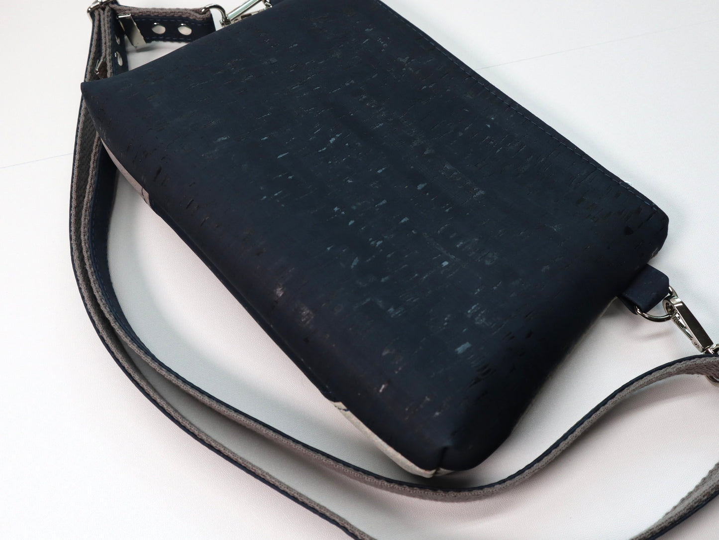 Vista Crossbody Clutch - Coastal Navy