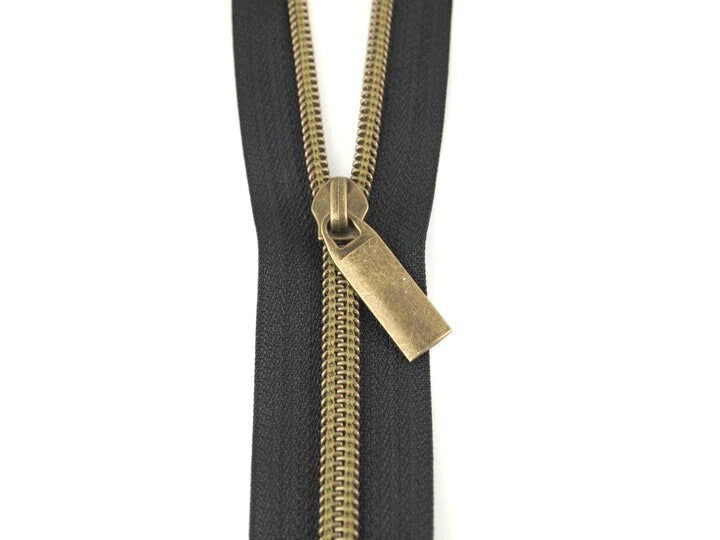 Nylon Coil #5 Zipper Black (3 yard 9 pulls) Sallie Tomato Zippers